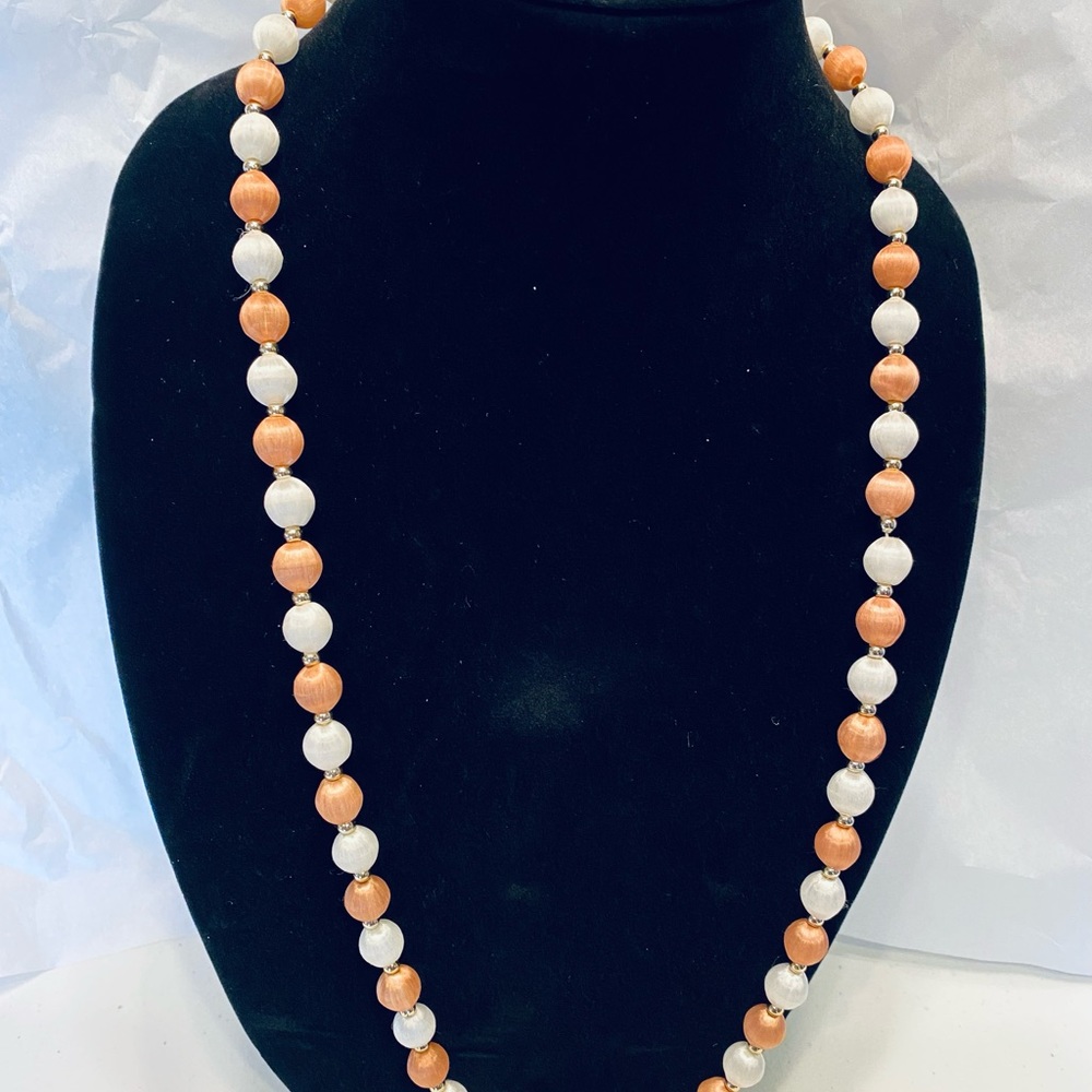 Vintage peach, gold and white beaded necklace